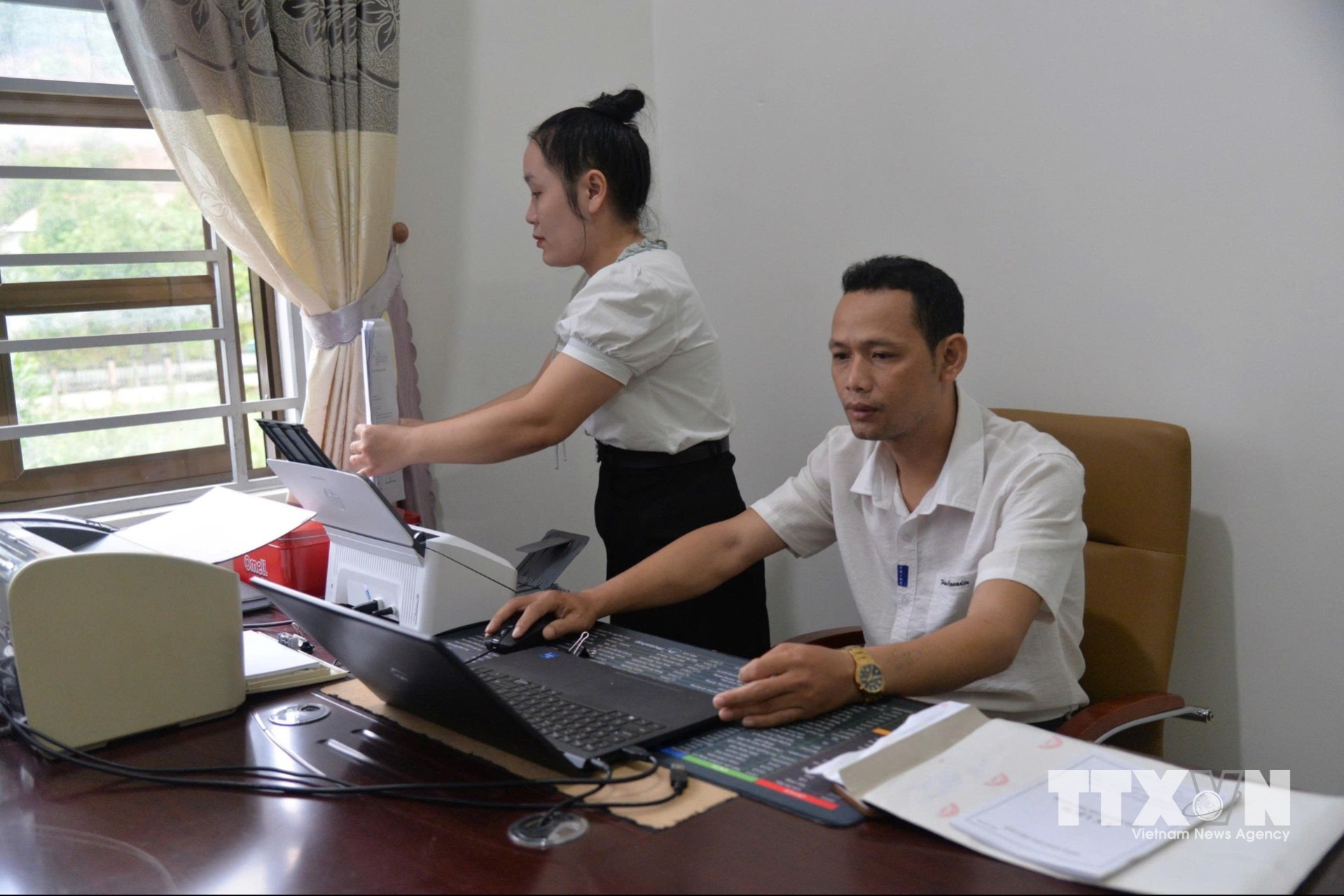 Công tác số hóa đòi hỏi sự phối hợp chặt chẽ giữa các ban xây dựng Đảng, đặc biệt là Ban Tổ chức, với các cơ quan chuyên môn về công nghệ thông tin để kịp thời tháo gỡ khó khăn về đường truyền, thiết bị và bảo mật dữ liệu. (Ảnh: Đinh Hương/TTXVN)